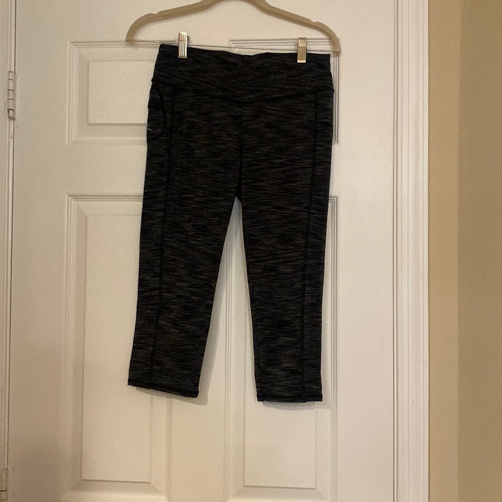 Danskin Capri Leggings